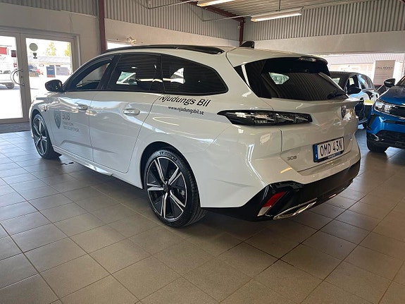 Peugeot 308 4 of 5