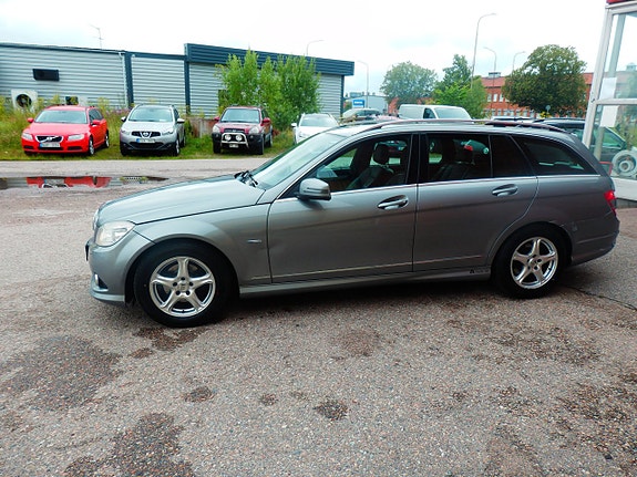 Mercedes-Benz C180 2 of 5