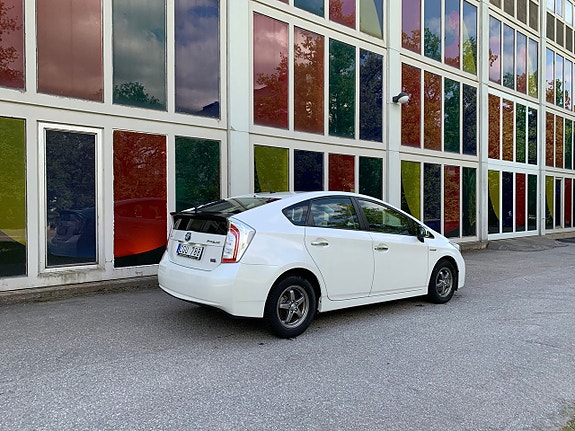 Toyota Prius 18 of 28