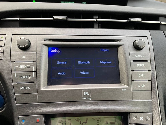 Toyota Prius 14 of 28