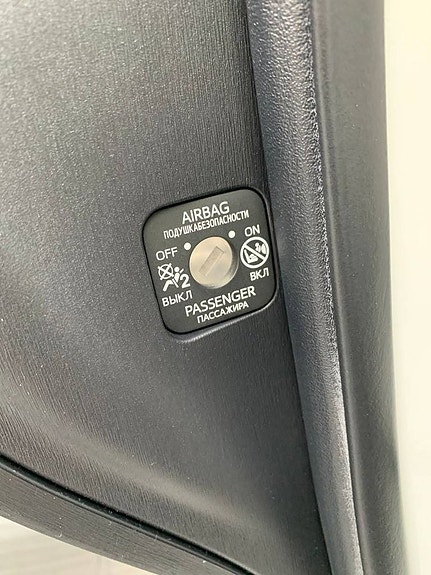 Toyota Prius 13 of 28