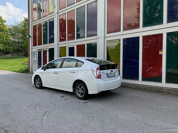 Toyota Prius 19 of 28