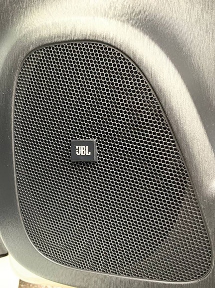 Toyota Prius 12 of 28