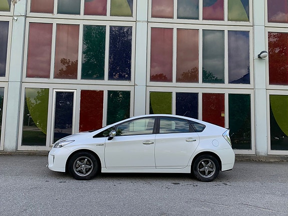 Toyota Prius 21 of 28