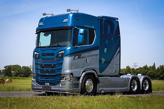 Scania S660 Dragbil 6X2 2 of 18