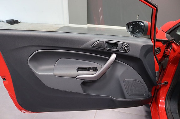 Ford Fiesta 14 of 21