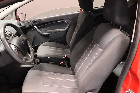 Ford Fiesta 18 of 21