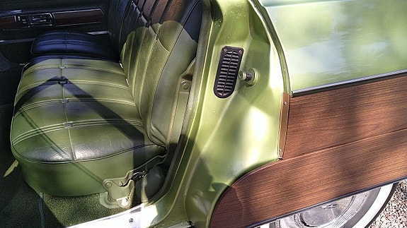 Oldsmobile Custom 8 of 17