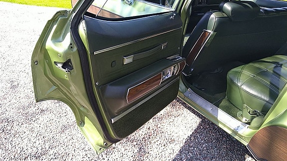 Oldsmobile Custom 9 of 17