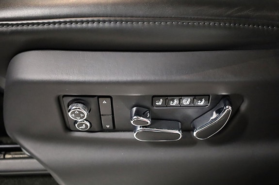 Bentley Bentayga 14 of 19