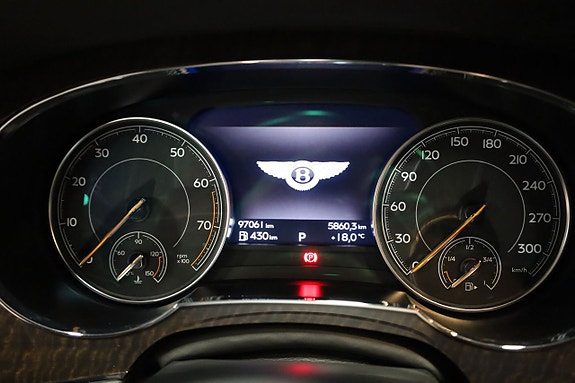 Bentley Bentayga 13 of 19