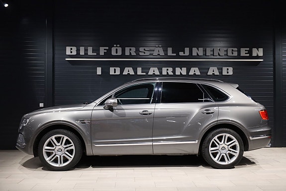Bentley Bentayga 3 of 5