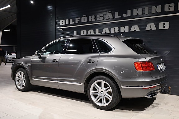 Bentley Bentayga 4 of 5