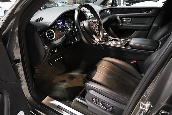 Bentley Bentayga 8 of 19