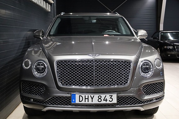 Bentley Bentayga 2 of 5