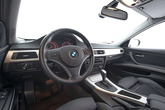 BMW 325i 10 of 27