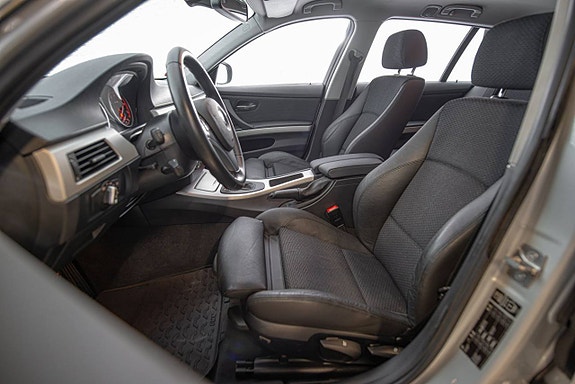 BMW 325i 11 of 27