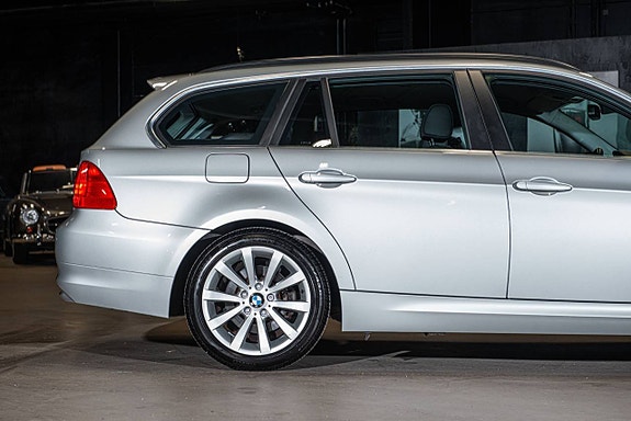 BMW 325i 23 of 27