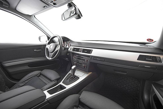 BMW 325i 13 of 27