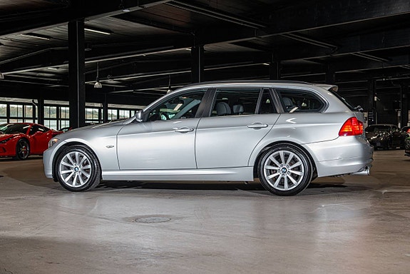 BMW 325i 3 of 5