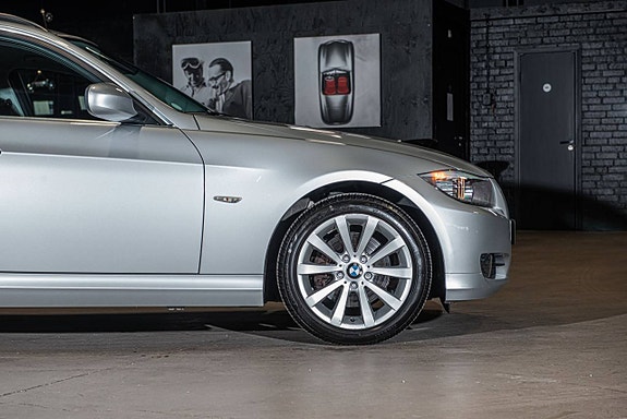 BMW 325i 24 of 27