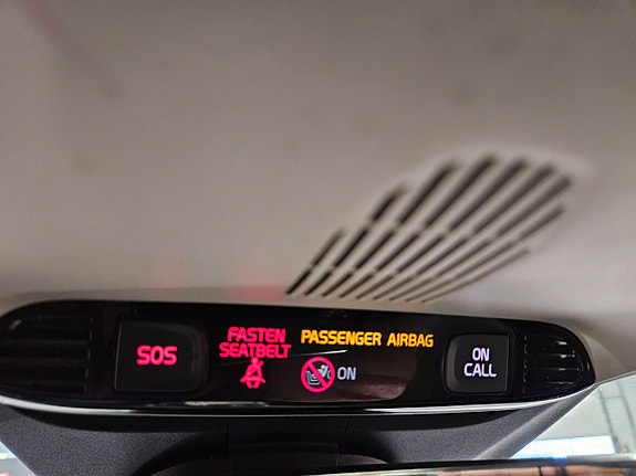Volvo V40 8 of 9