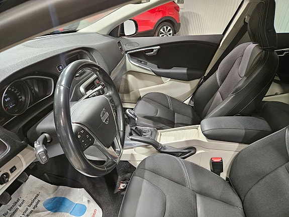 Volvo V40 5 of 9