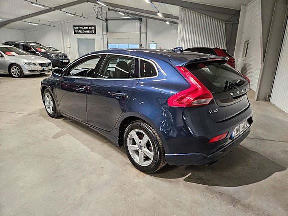 Volvo V40 4 of 9