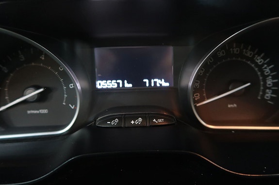 Peugeot 2008 12 of 17
