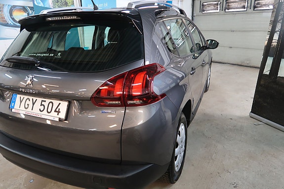 Peugeot 2008 7 of 17