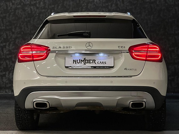 Mercedes-Benz GLA220 10 of 27
