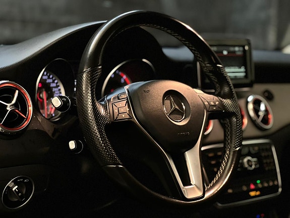 Mercedes-Benz GLA220 15 of 27