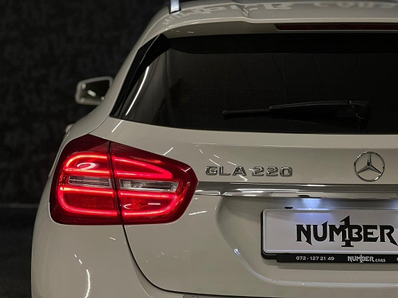 Mercedes-Benz GLA220 11 of 27