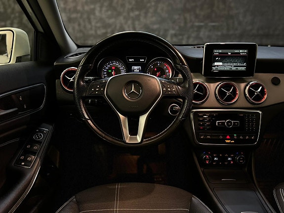 Mercedes-Benz GLA220 17 of 27