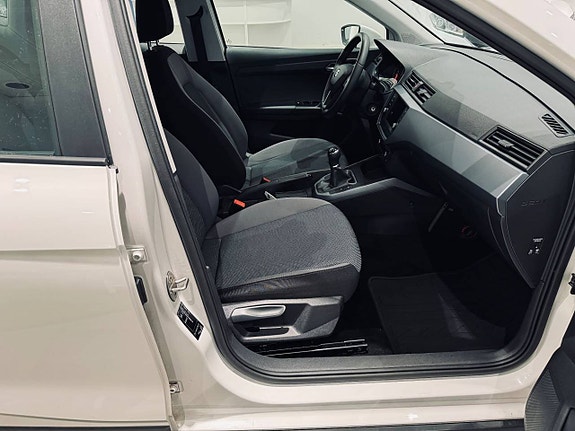 Seat Arona 12 of 14