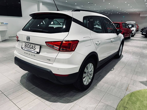 Seat Arona 8 of 14