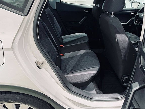 Seat Arona 9 of 14