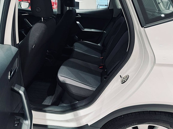 Seat Arona 4 of 14