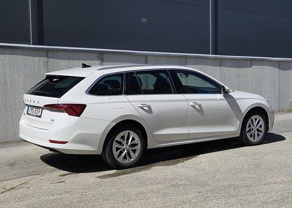 Skoda Octavia 3 of 5