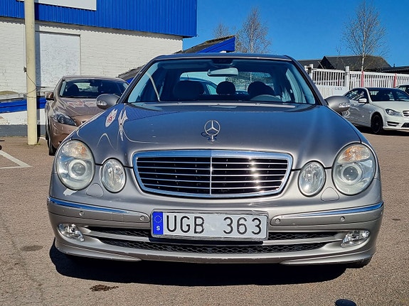 Mercedes-Benz E240 2 of 11