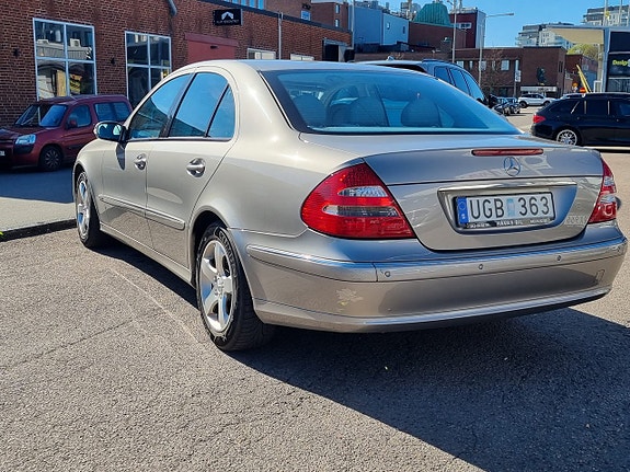 Mercedes-Benz E240 6 of 11