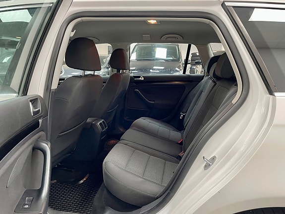 Volkswagen Golf VI 15 of 19
