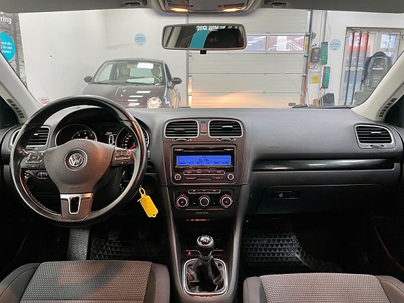 Volkswagen Golf VI 10 of 19