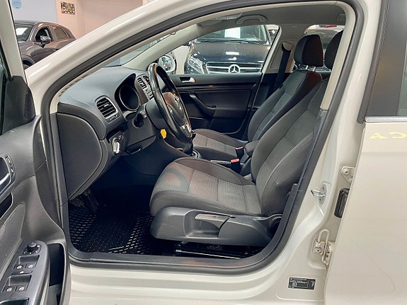 Volkswagen Golf VI 16 of 19