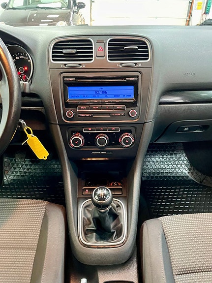 Volkswagen Golf VI 9 of 19