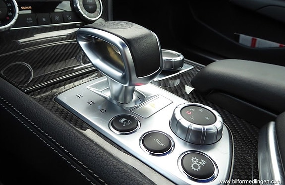 Mercedes-Benz SL63 10 of 20