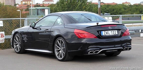 Mercedes-Benz SL63 18 of 20