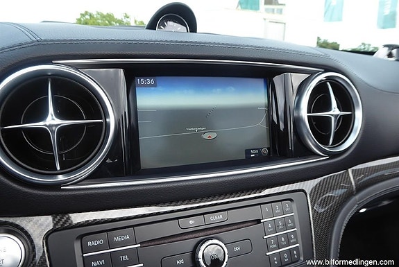 Mercedes-Benz SL63 13 of 20