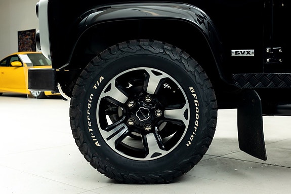 Land Rover Defender 90 9 of 28