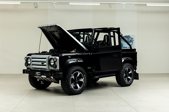 Land Rover Defender 90 27 of 28
